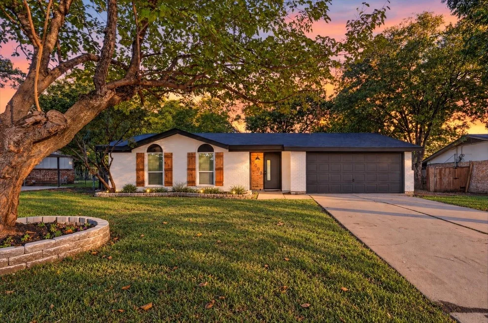 Unit for sale at 1003 E Dallas Street, Mansfield, TX 76063