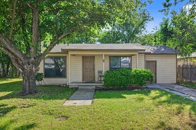 Unit for sale at 988 N Clinton Street, Stephenville, TX 76401