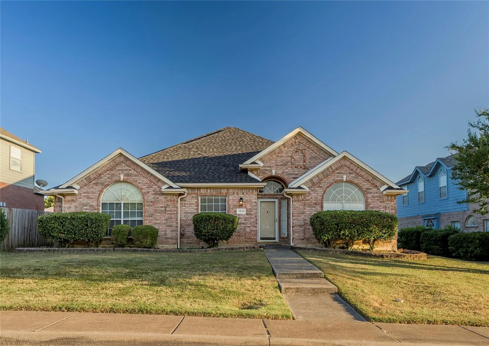 Unit for sale at 1532 Mill Creek Drive, DeSoto, TX 75115