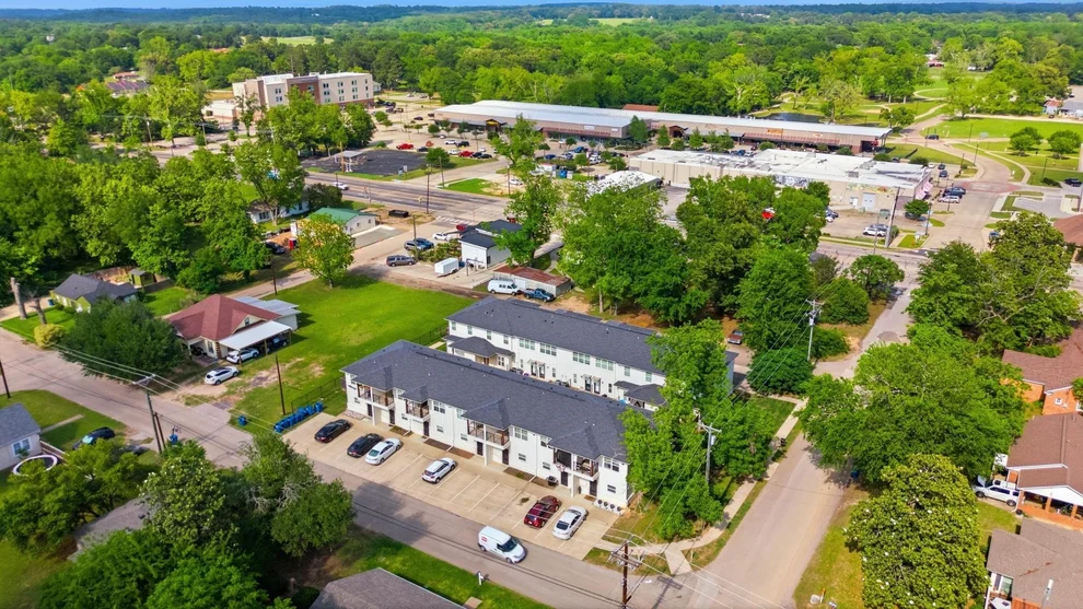 Unit for sale at 307 N Henry Street, Lindale, TX 75771