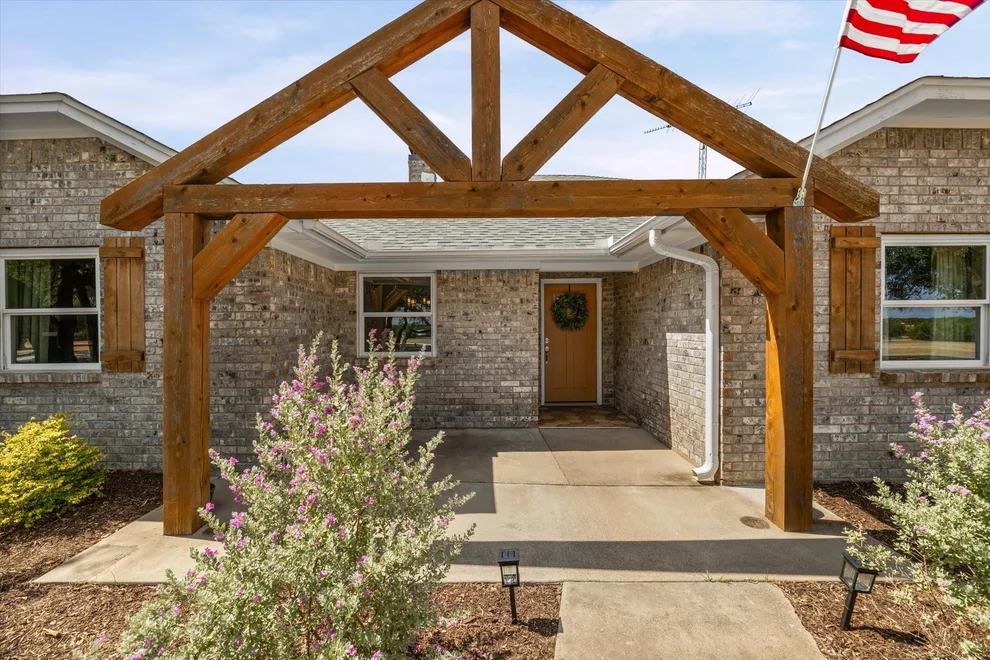 Unit for sale at 314 Bend Of The Bosque Road, China Spring, TX 76633