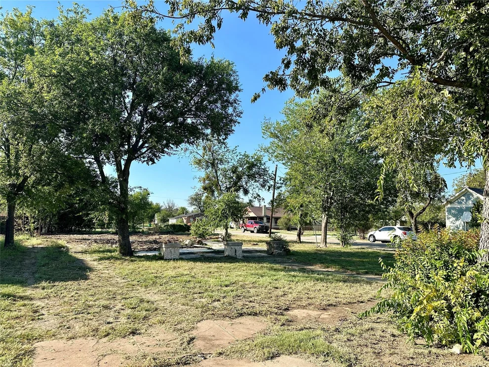 Unit for sale at 315 W Cedar Street, Coleman, TX 76834