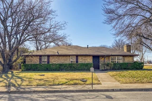 Unit for sale at 200 Connie Drive, DeSoto, TX 75115