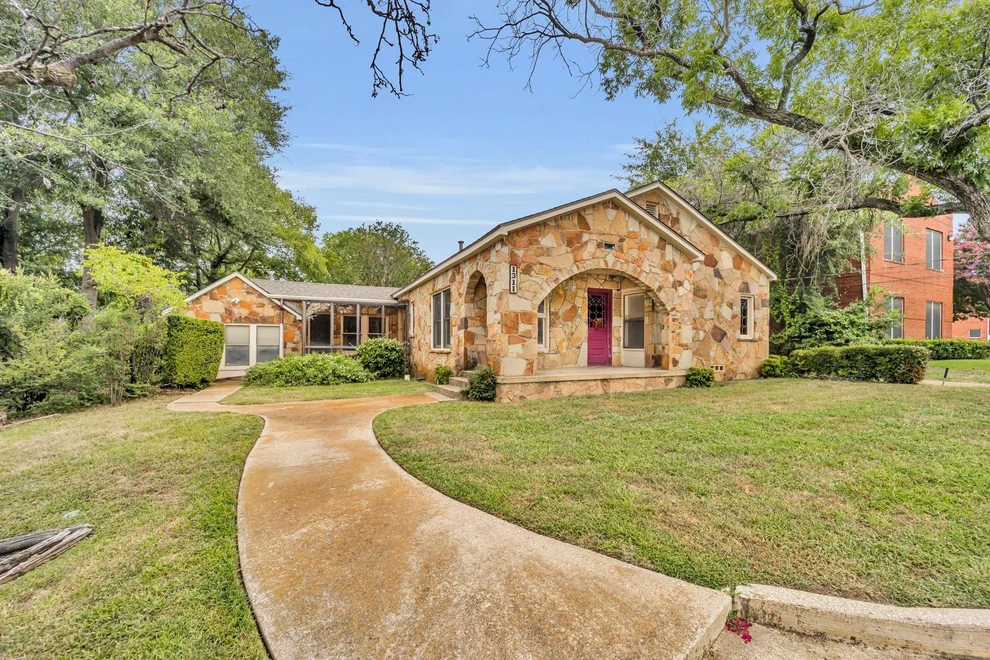 Unit for sale at 1311/1313 W Abram Street, Arlington, TX 76013