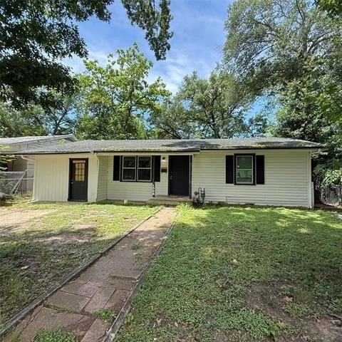 Unit for sale at 1306 Liveoak Avenue, Corsicana, TX 75110