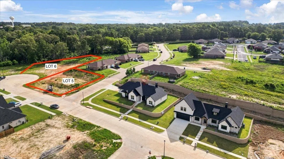 Unit for sale at 993 Mallard Drive, Lindale, TX 75771