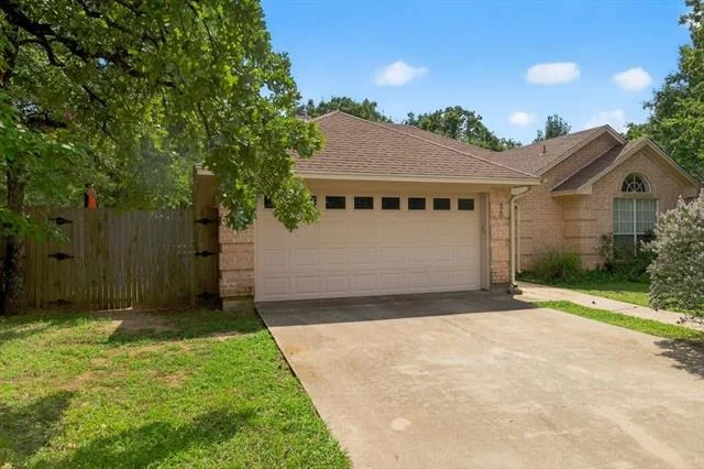 Unit for sale at 420 Meadowcrest Drive, Azle, TX 76020