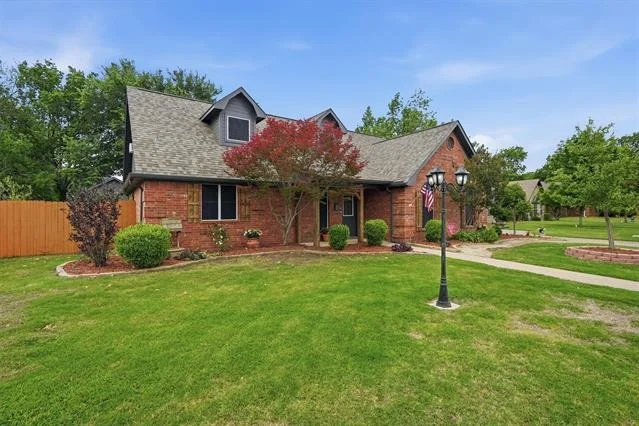 Unit for sale at 105 Franklin Court, Pottsboro, TX 75076