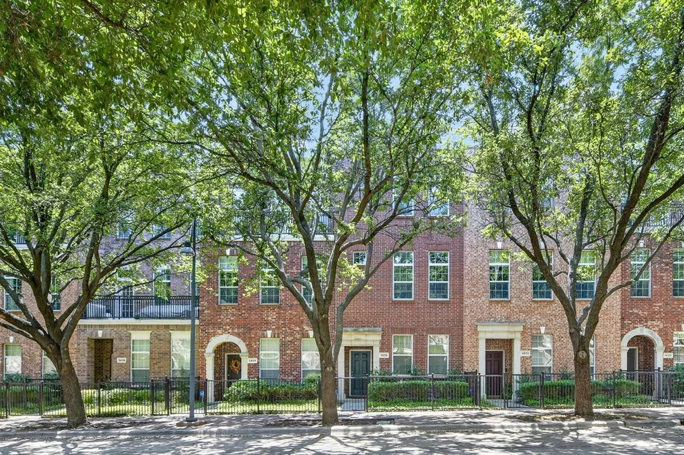 Unit for sale at 5026 Calloway Drive, Addison, TX 75001
