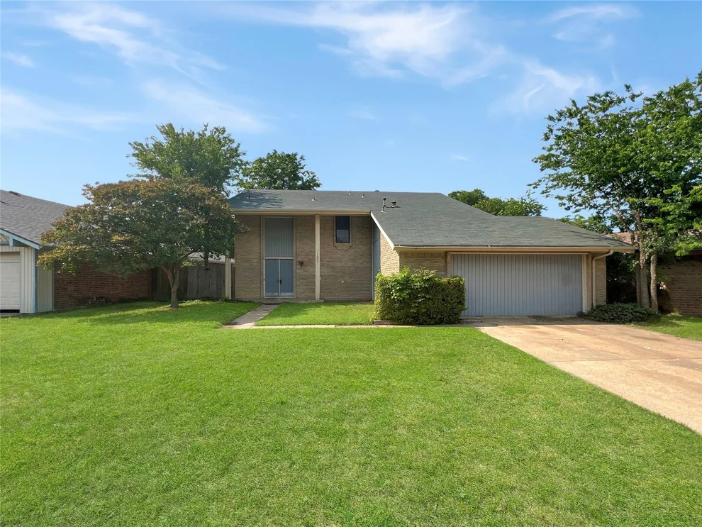 Unit for sale at 1801 Plantation Road, Garland, TX 75044