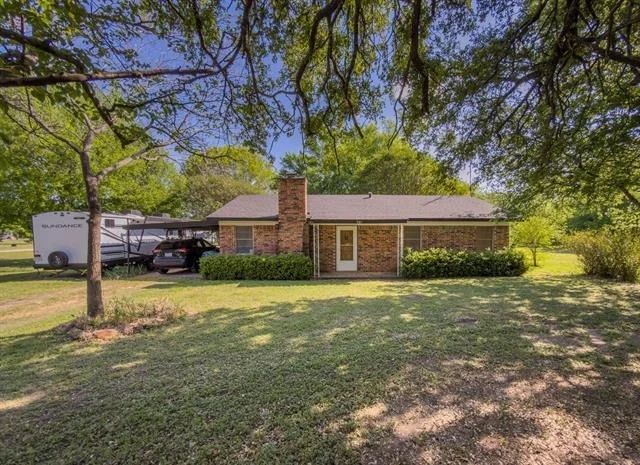 Unit for sale at 501 W Washington Avenue, Whitney, TX 76692