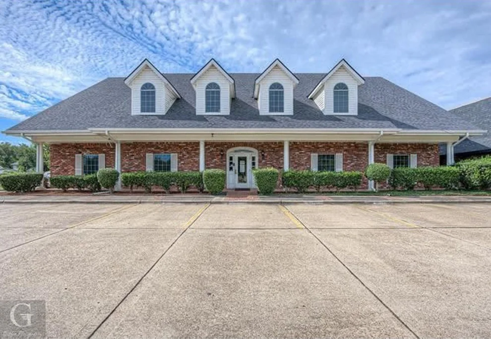 Unit for sale at 8870 Youree Drive, Shreveport, LA 71115