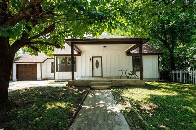 Unit for sale at 305 Hensley Drive, Grand Prairie, TX 75050