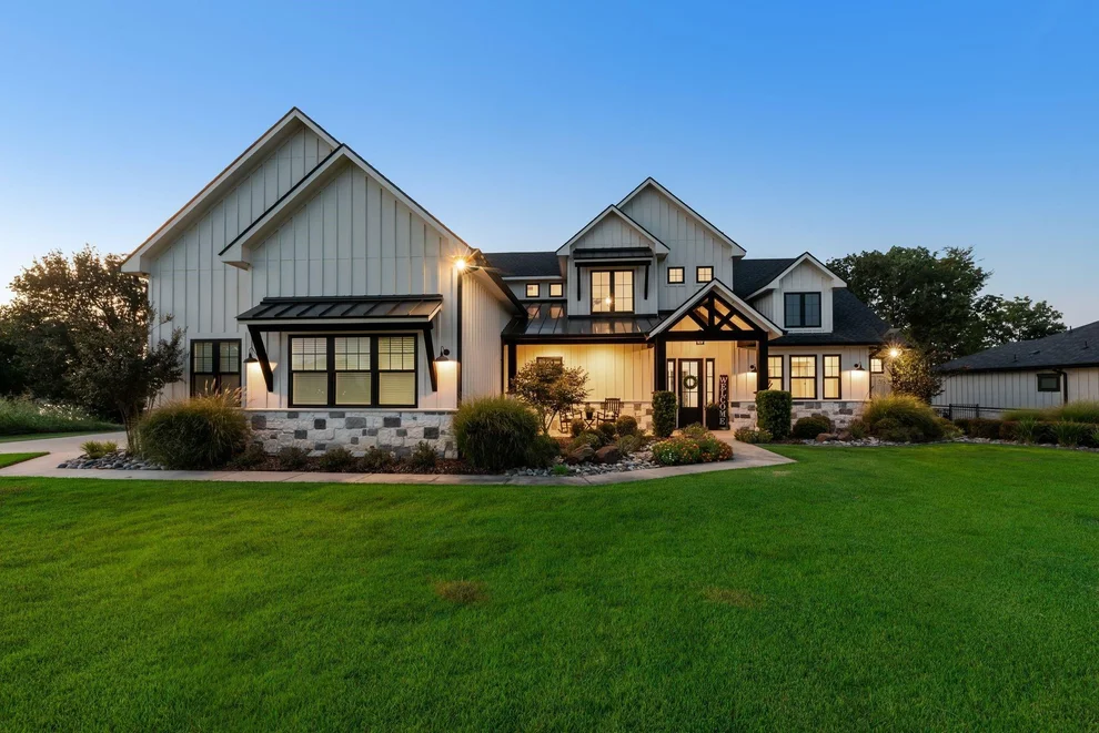 Unit for sale at 1121 The Shores Drive, Corsicana, TX 75109
