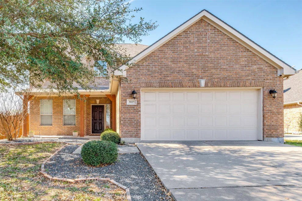 Unit for sale at 3025 Glenbrook Drive, Midlothian, TX 76065