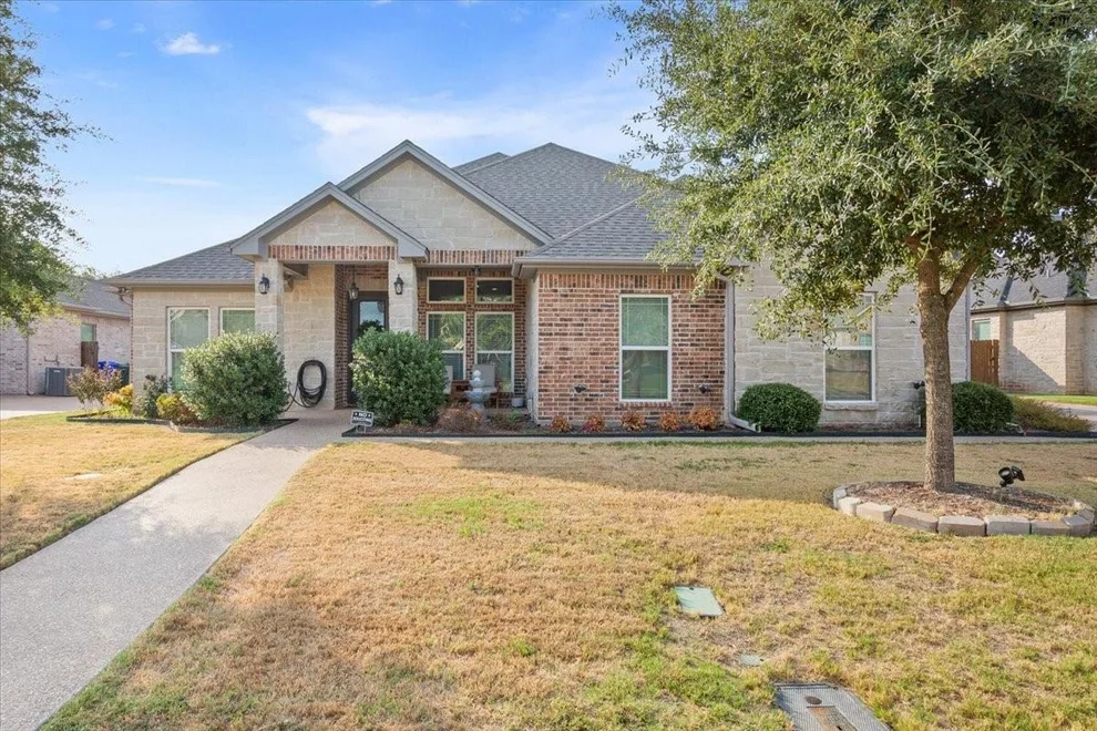 Unit for sale at 10305 Creekside Lane, Waco, TX 76712