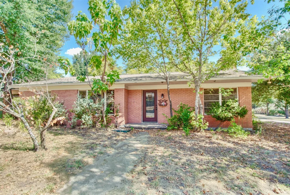 Unit for sale at 819 Pecan Street, Teague, TX 75860