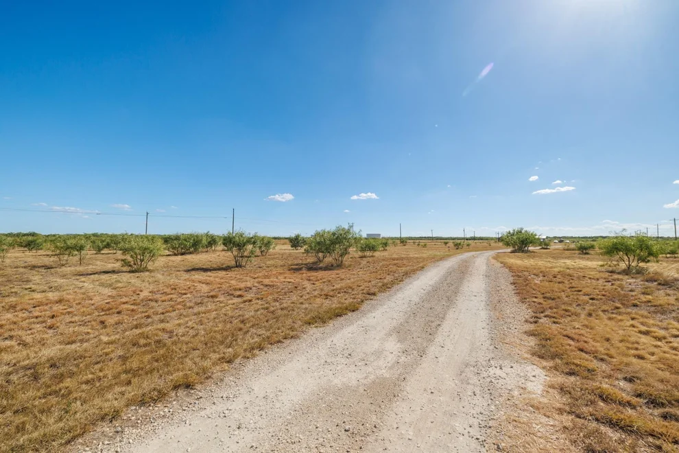Unit for sale at 3126 S Fm 707, Tye, TX 79563