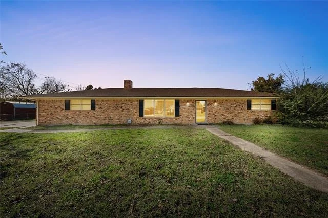 Unit for sale at 309 N Orchard Drive, Rosebud, TX 76570
