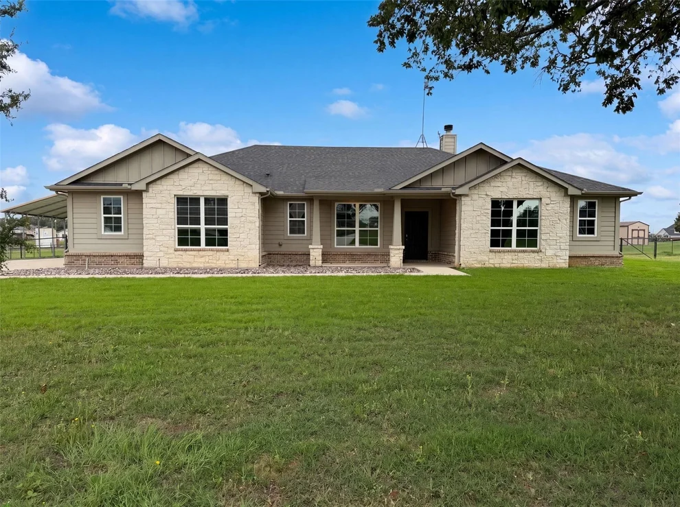 Unit for sale at 211 Spring Creek Circle, Paradise, TX 76073