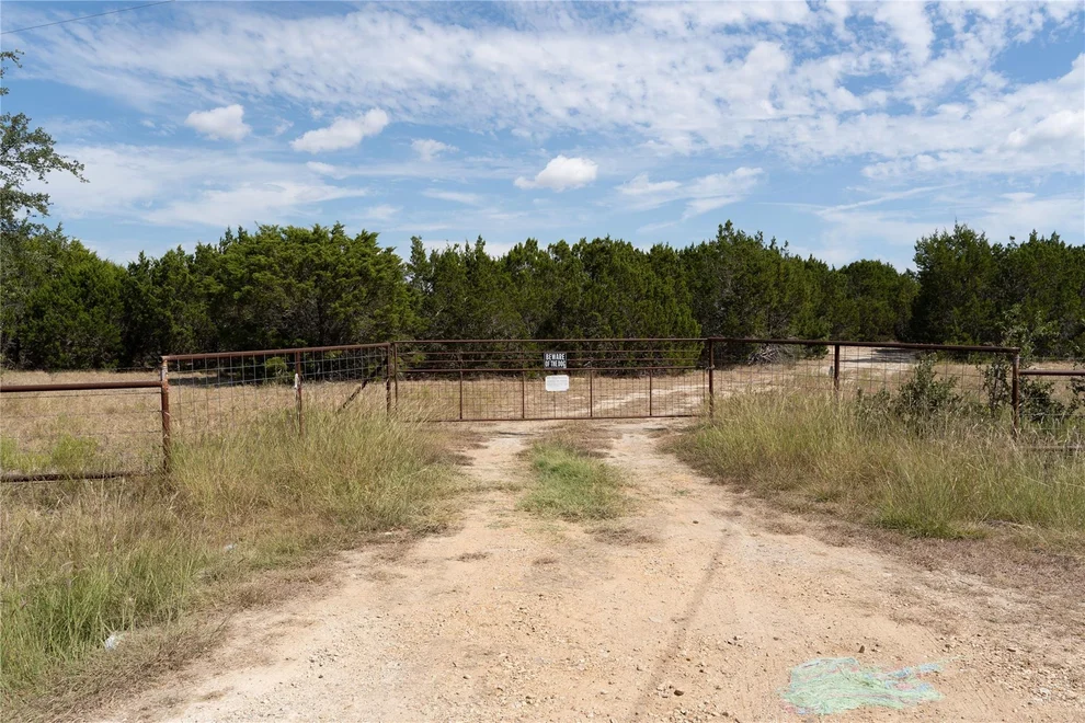 Unit for sale at 1934 Live Oak Cemetery Road, Killeen, TX 76542