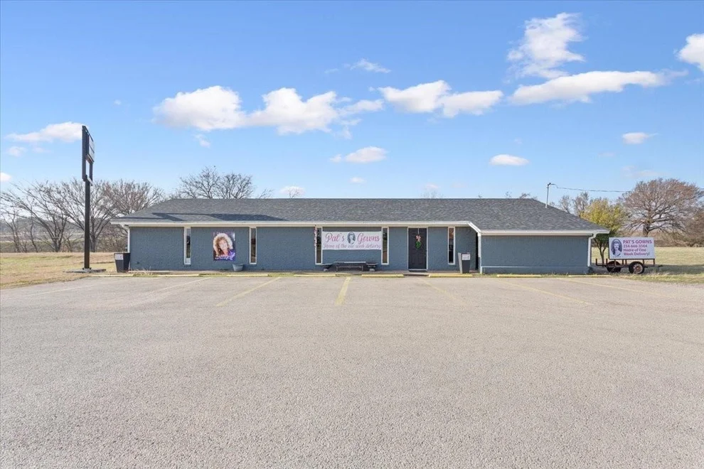 Unit for sale at 6398 S IH 35, Hewitt, TX 76643