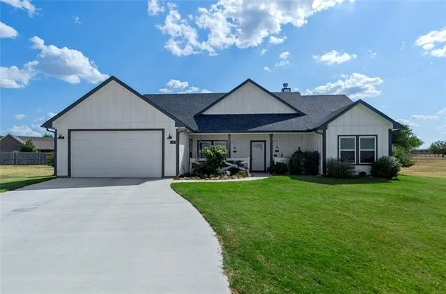 Unit for sale at 108 Daisy Court, Paradise, TX 76073