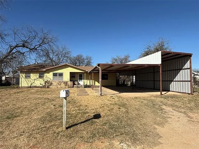 Unit for sale at 418 Pecan Street, Clyde, TX 79510