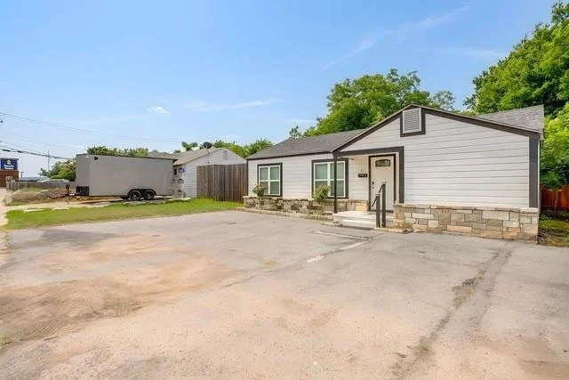 Unit for sale at 412 S Morgan Street, Granbury, TX 76048