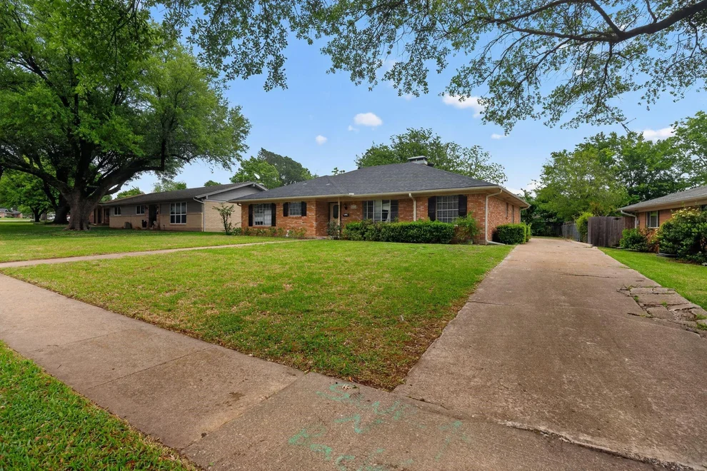 Unit for sale at 1616 W Shields Drive, Sherman, TX 75092