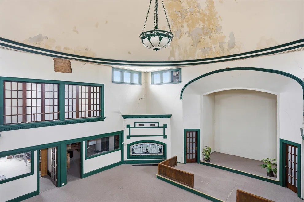 Unit for sale at 700 Elm Street, Graham, TX 76450