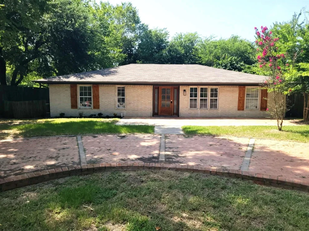 Unit for sale at 103 W Cayuga Drive, Athens, TX 75751