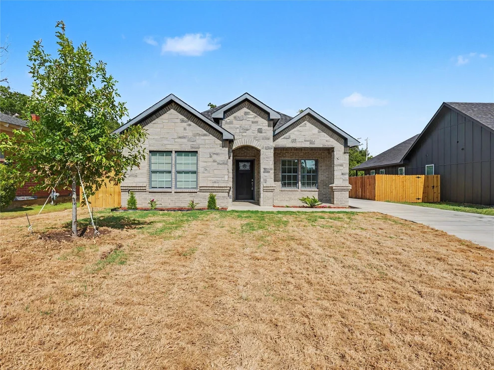 Unit for sale at 821 S Ayers Avenue, Fort Worth, TX 76103