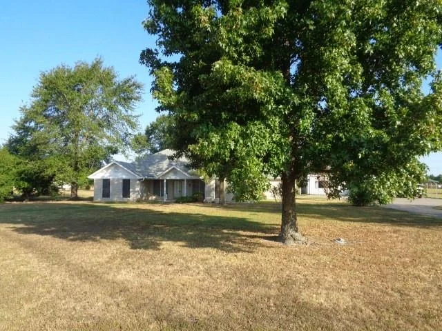 Unit for sale at 1064 W FM 515, Winnsboro, TX 75494