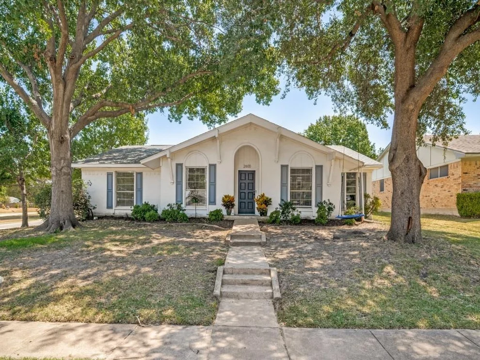 Unit for sale at 2600 Montclair Lane, Mesquite, TX 75150