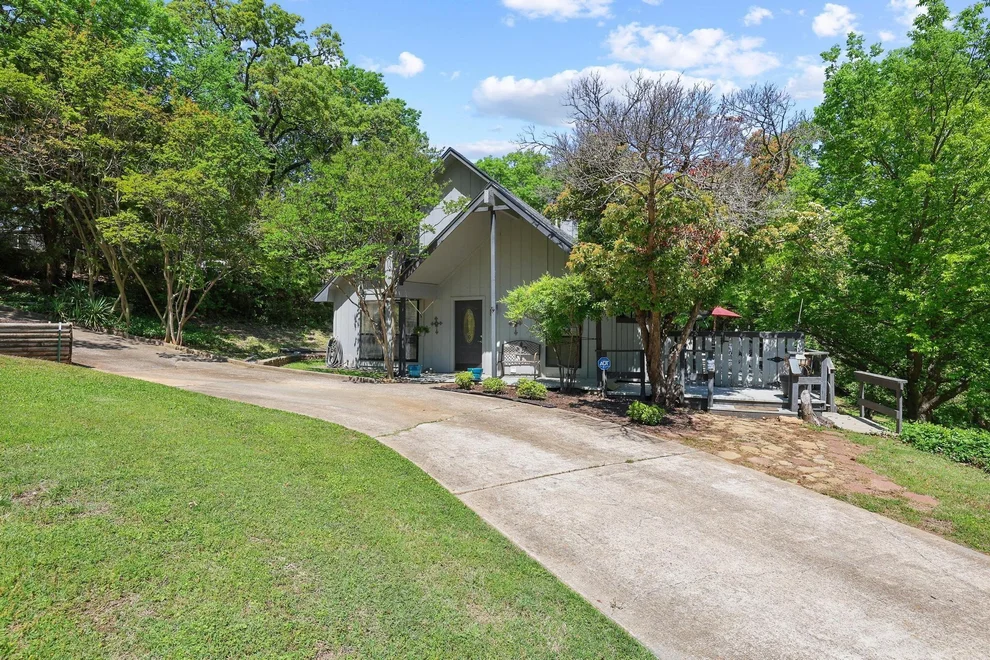 Unit for sale at 325 Lakewood Lane, Pottsboro, TX 75076