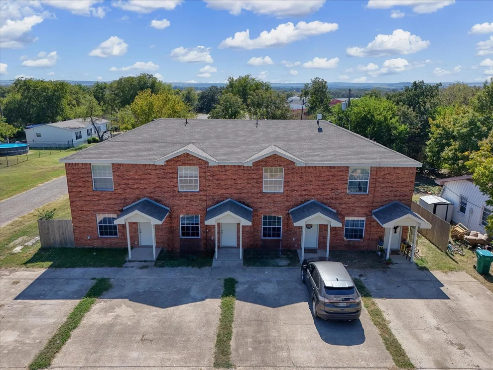Unit for sale at 106 Bluebonnet Street, Gatesville, TX 76528