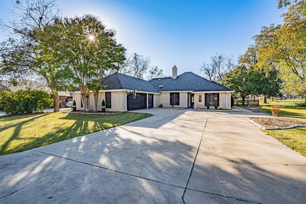 Unit for sale at 9000 Woodlawn Drive, Granbury, TX 76049