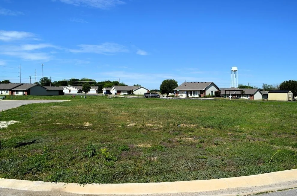 Unit for sale at 204 Preston Circle, Mabank, TX 75147
