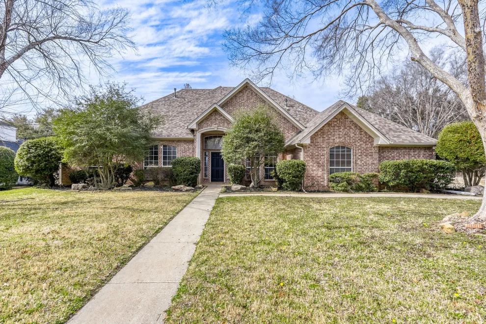 Unit for sale at 27 Wellington Oaks Circle, Denton, TX 76210