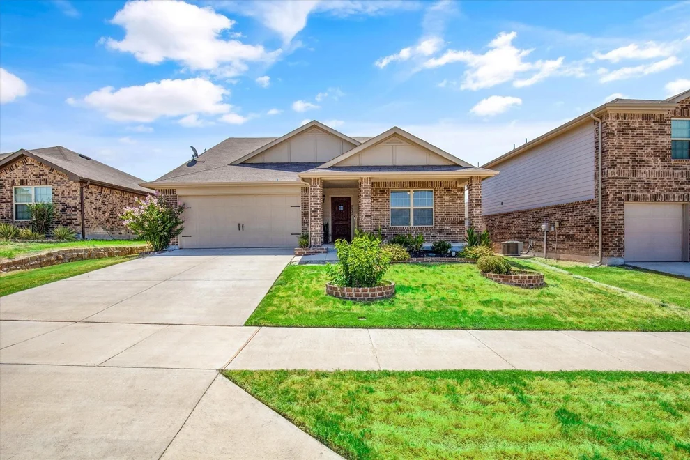 Unit for sale at 2929 Spotted Fawn Drive, Fort Worth, TX 76108