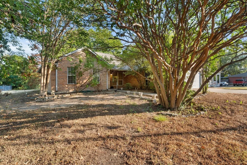 Unit for sale at 3002 W 4th Avenue, Corsicana, TX 75110
