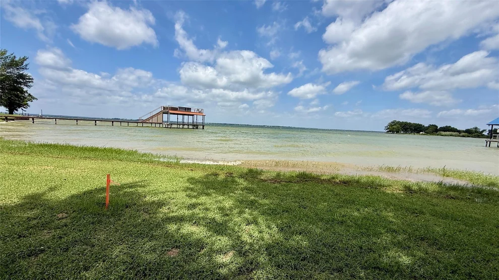 Unit for sale at 5136 Peninsula Road, Kerens, TX 75144