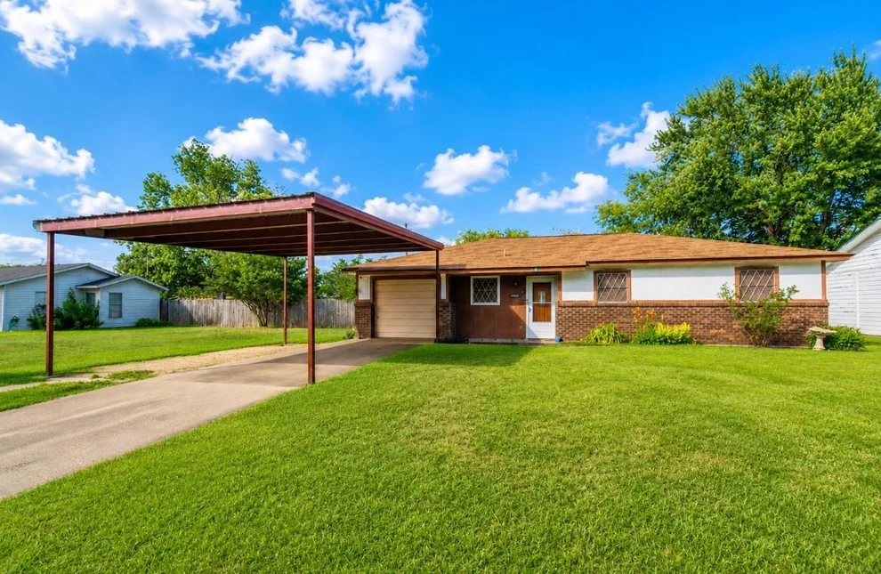 Unit for sale at 204 N Texas Street, Whitney, TX 76692