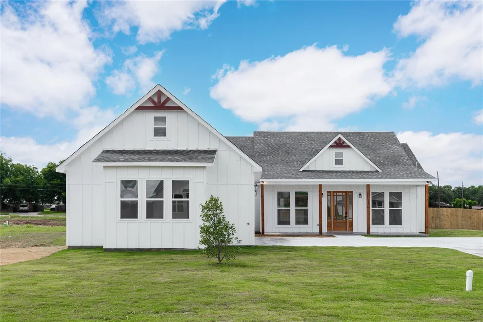 Unit for sale at 118 Gunner Trail, Early, TX 76802
