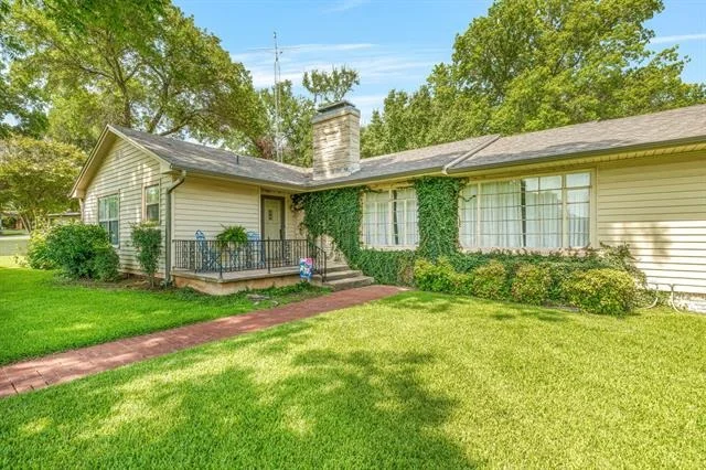 Unit for sale at 1222 Kentucky, Graham, TX 76450