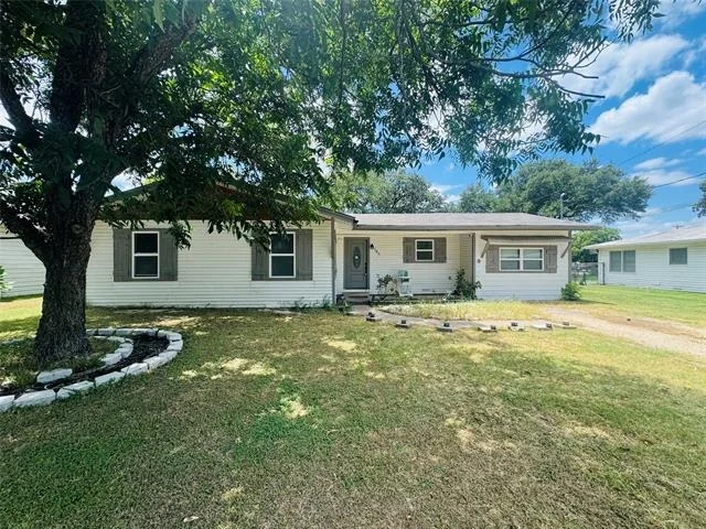 Unit for sale at 105 S Lakeview Drive, Lacy Lakeview, TX 76705