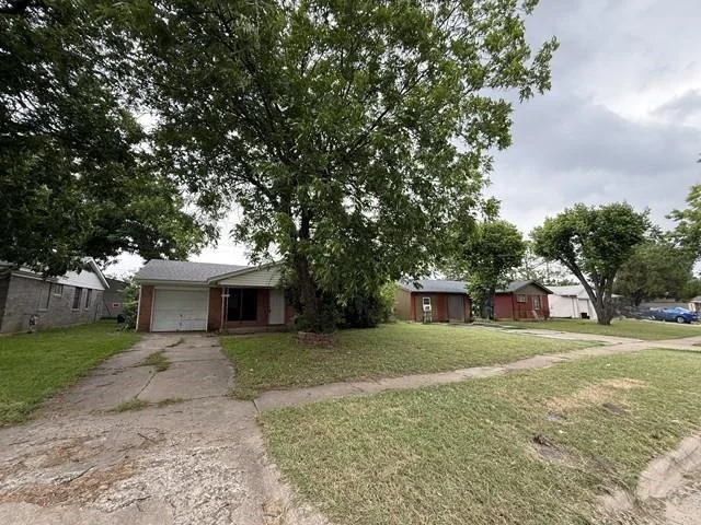 Unit for sale at 2533 Crestbrook Lane, Grand Prairie, TX 75052