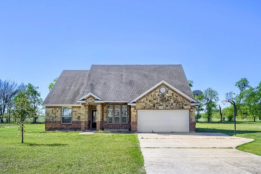 Unit for sale at 98 Sunnydale Court, Howe, TX 75459