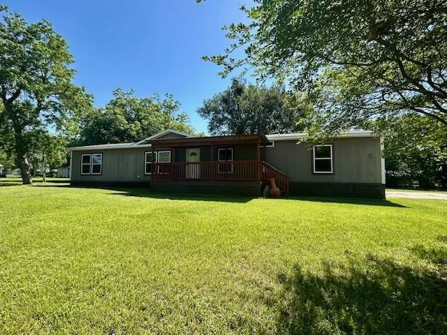 Unit for sale at 817 S 7th Avenue, Teague, TX 75860